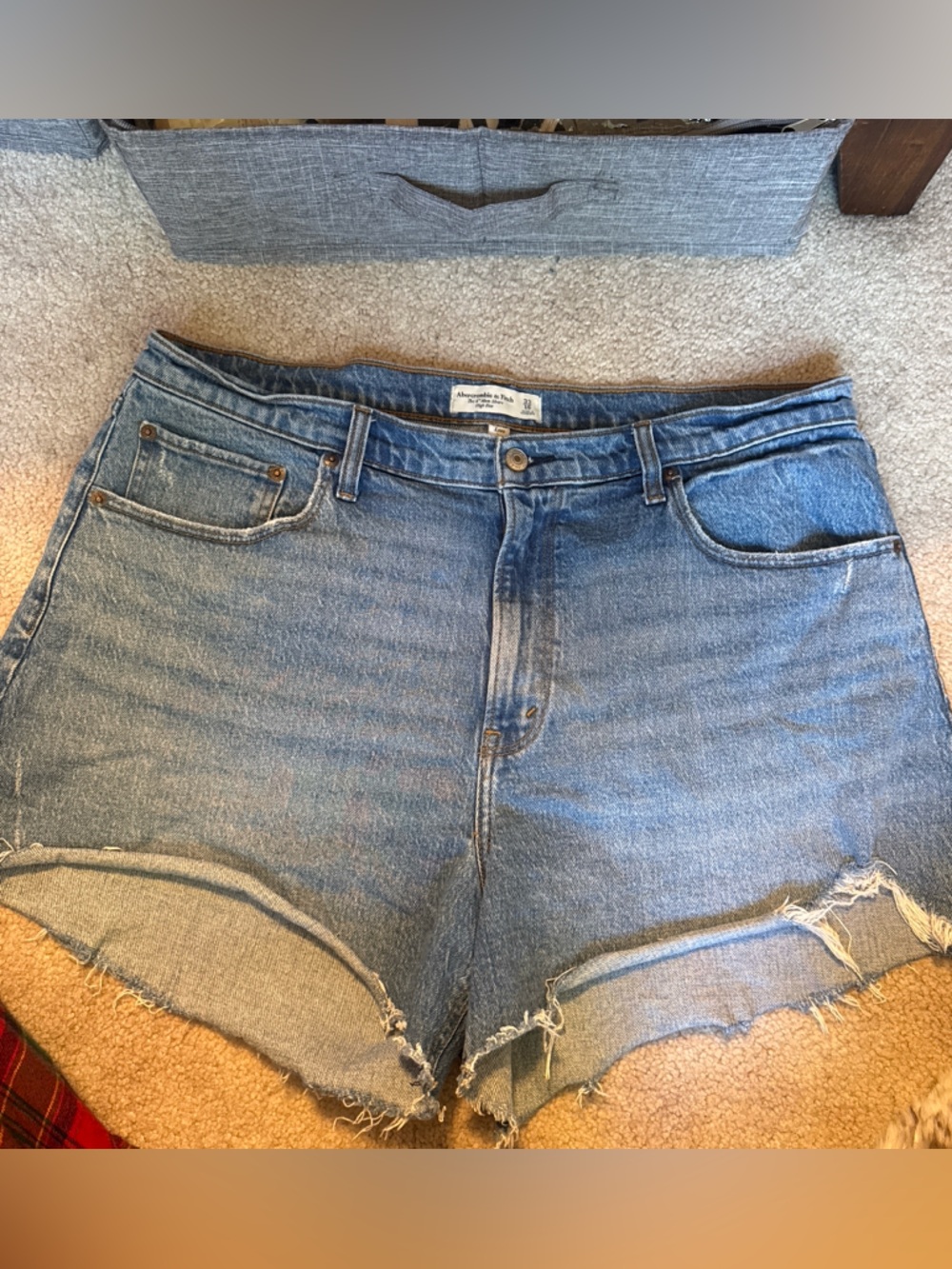 Abercrombie and Fitch The 4” Mom Short